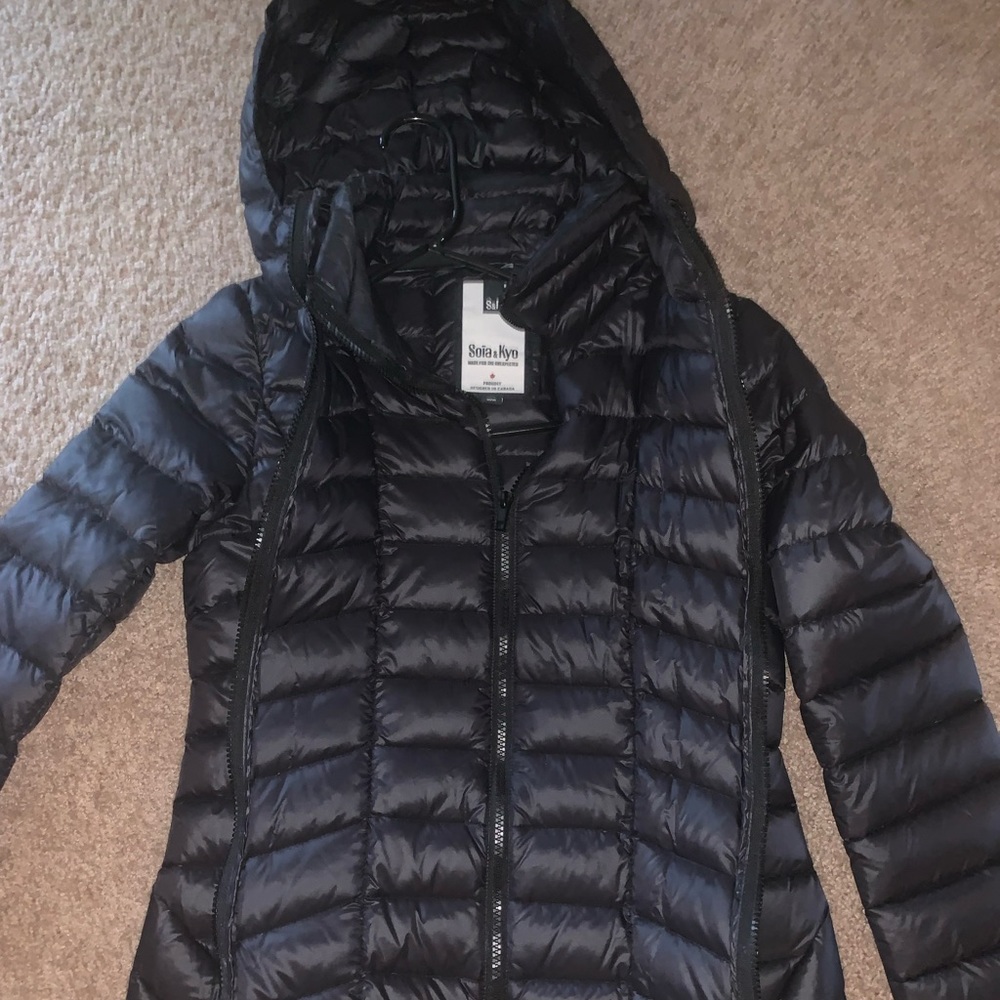 Soia Kyo women’s puffer coat size medium- great condition!